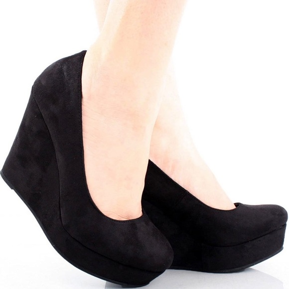 Women’s black wedges! - Picture 4 of 4